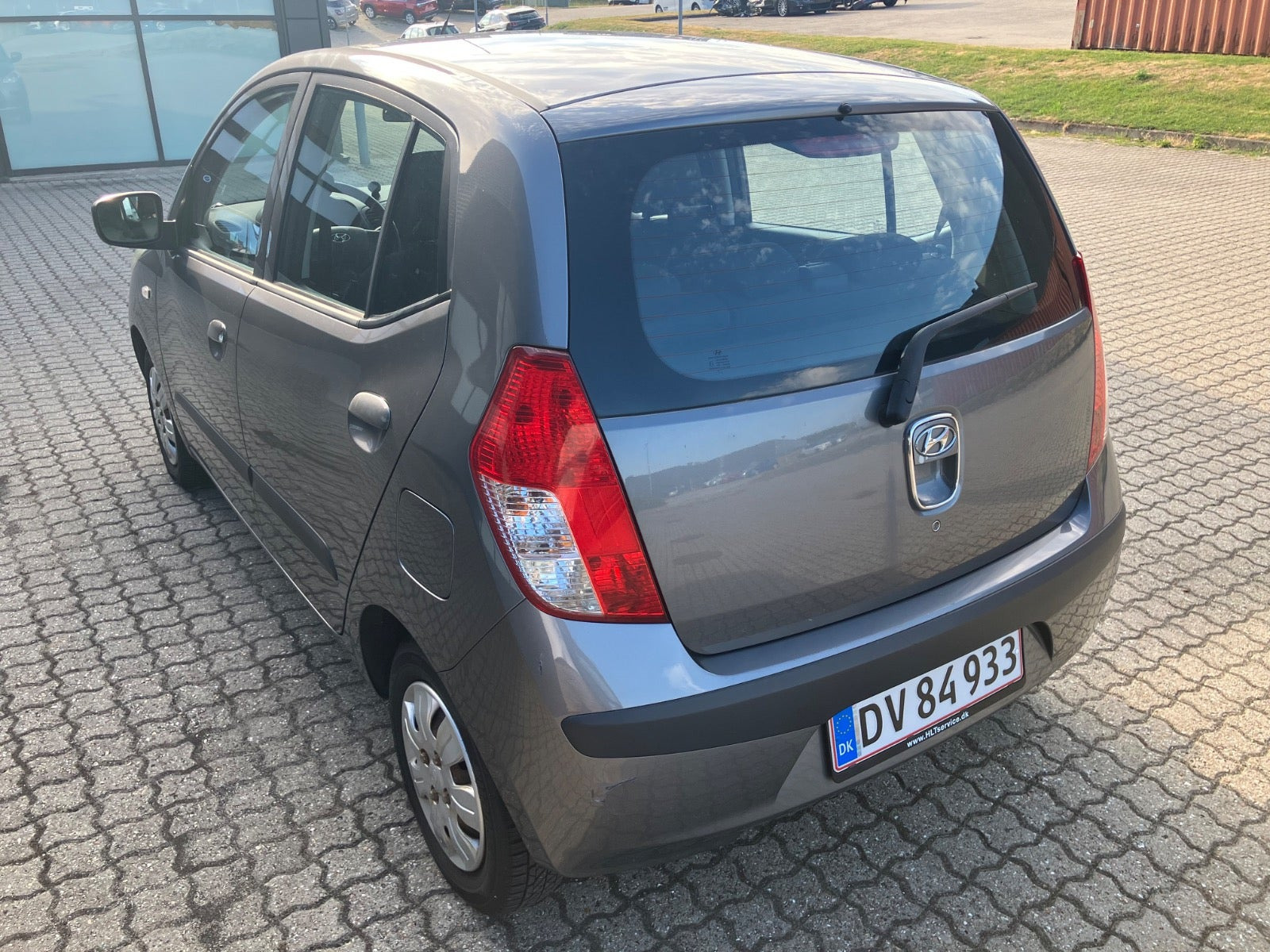 Grå Hyundai i10 fra 2011