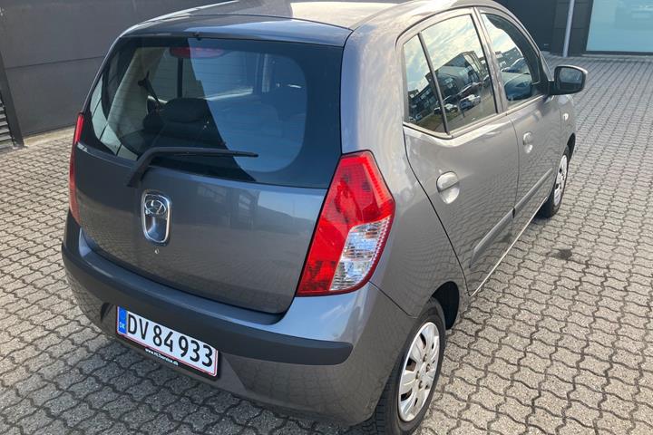 Grå Hyundai i10 fra 2011