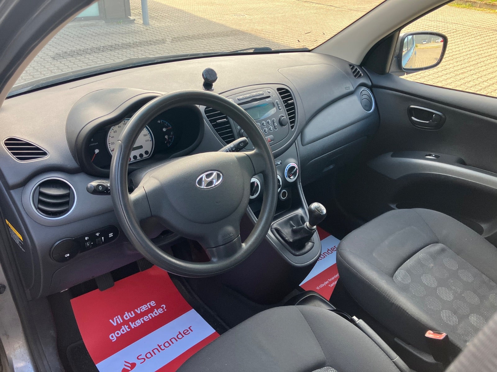 Grå Hyundai i10 fra 2011