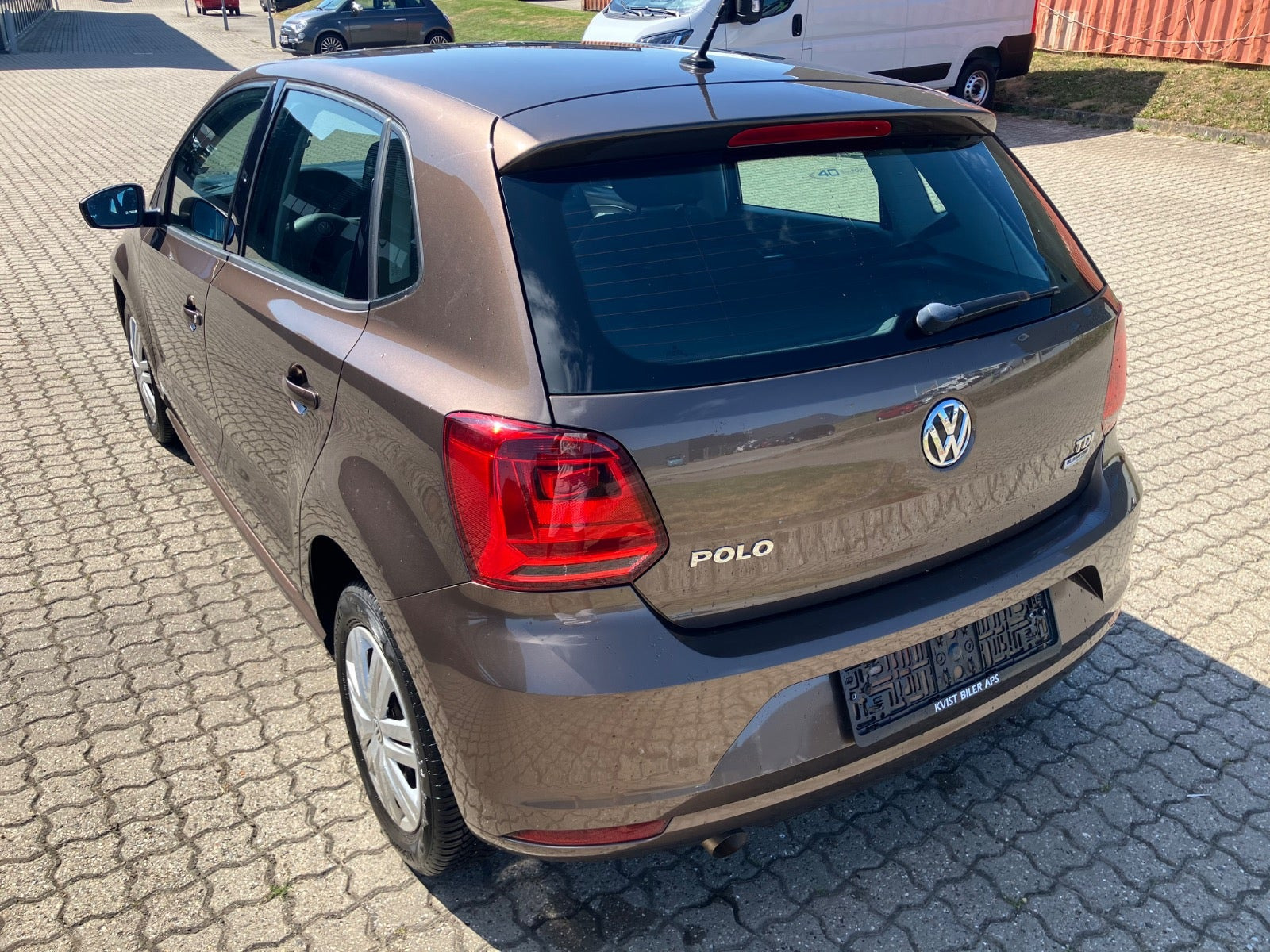 Brun VW Polo fra 2015