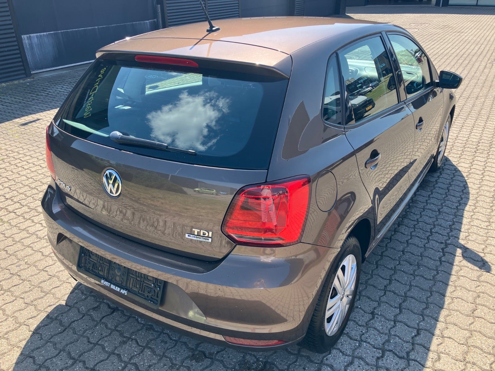 Brun VW Polo fra 2015