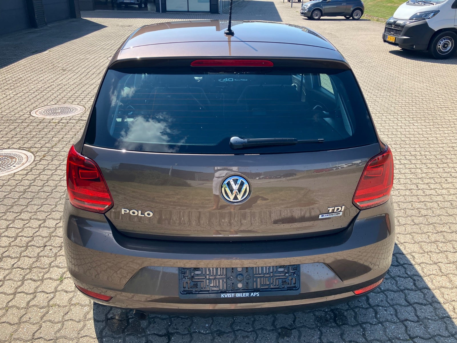 Brun VW Polo fra 2015