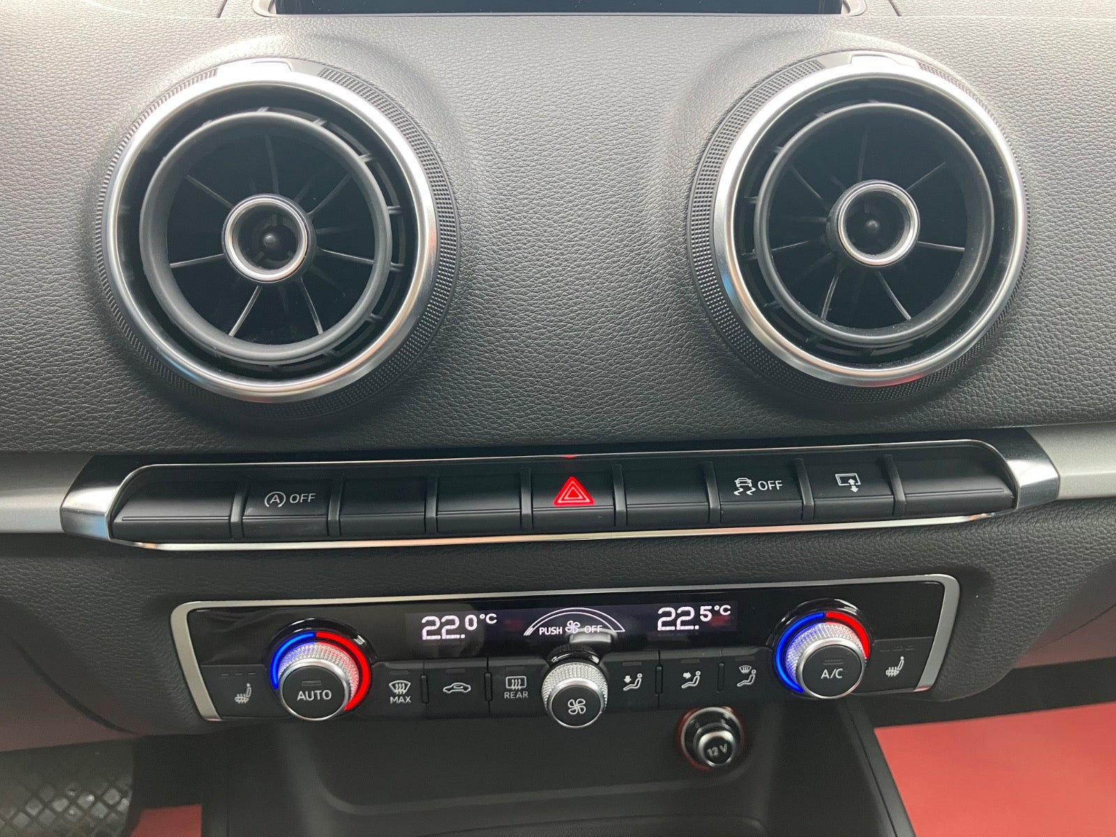 Sort Audi A3 fra 2014