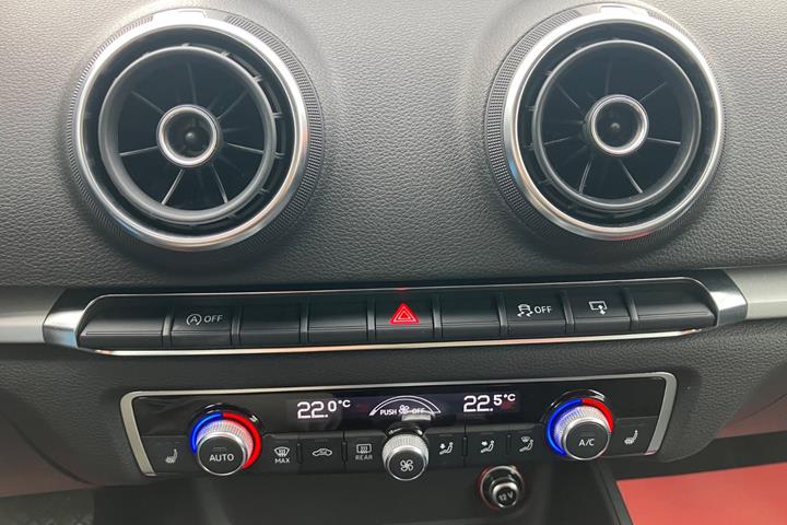 Sort Audi A3 fra 2014