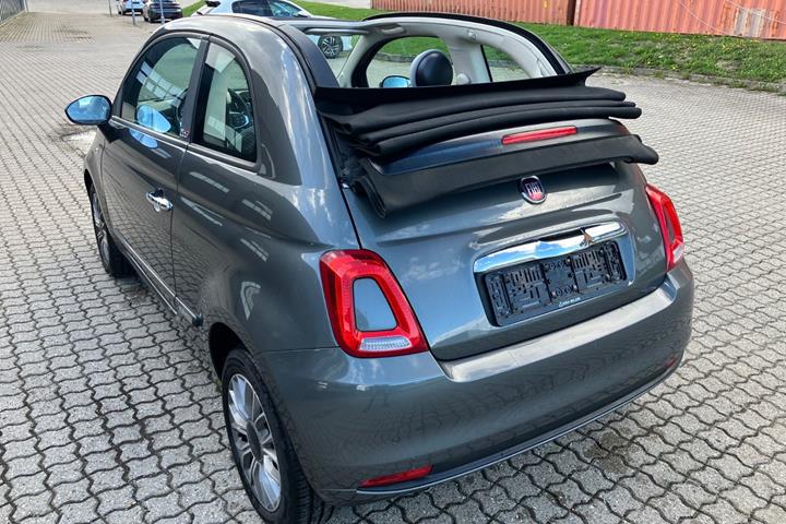 Grå Fiat 500C fra 2018