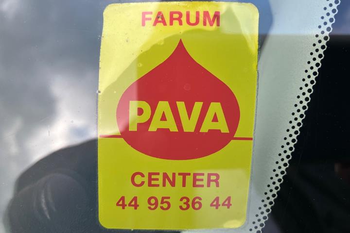 Grå Fiat 500C fra 2018