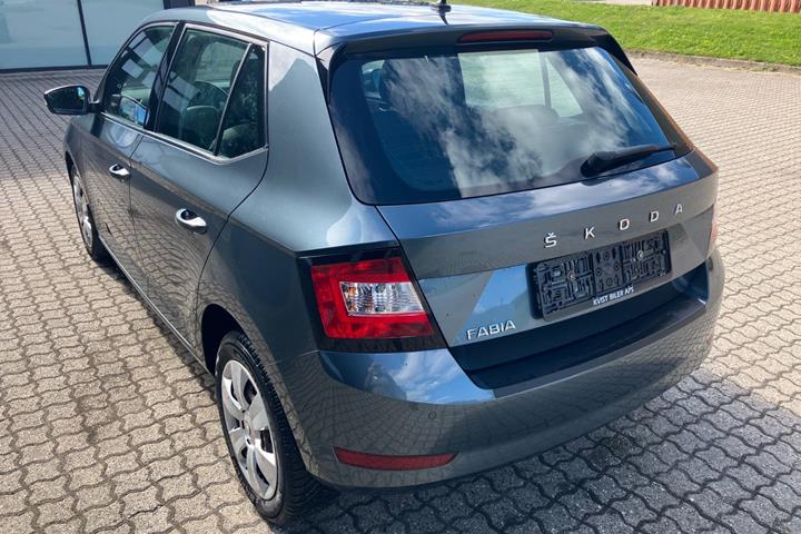 Grå Skoda Fabia fra 2020