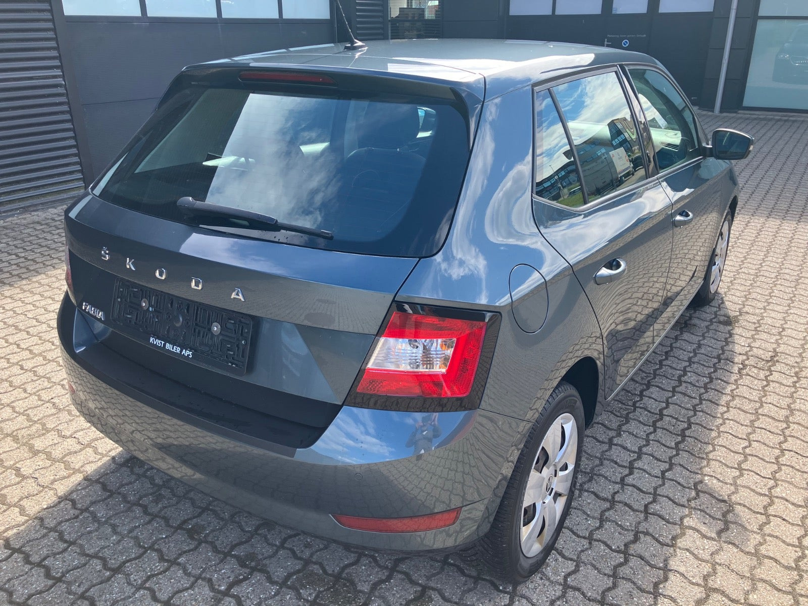 Grå Skoda Fabia fra 2020