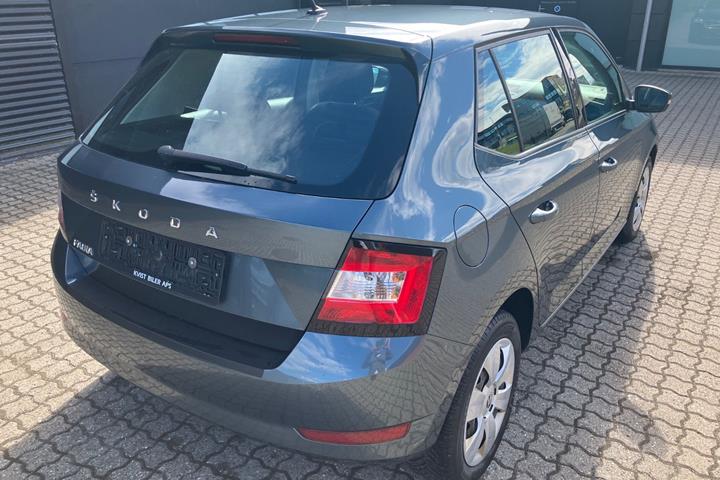 Grå Skoda Fabia fra 2020