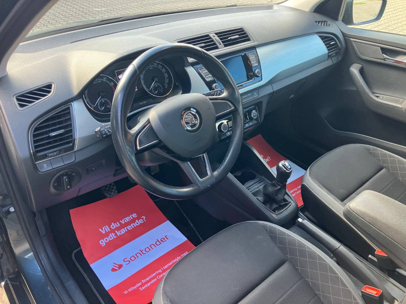 Grå Skoda Fabia fra 2020