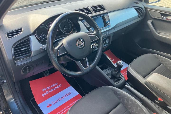 Grå Skoda Fabia fra 2020