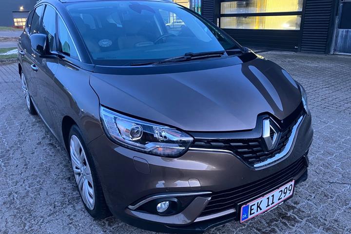 Brun Renault Grand Scenic IV fra 2017