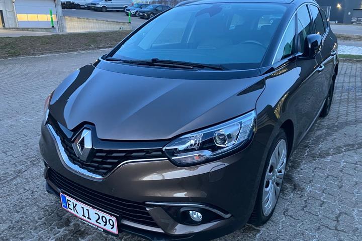 Brun Renault Grand Scenic IV fra 2017