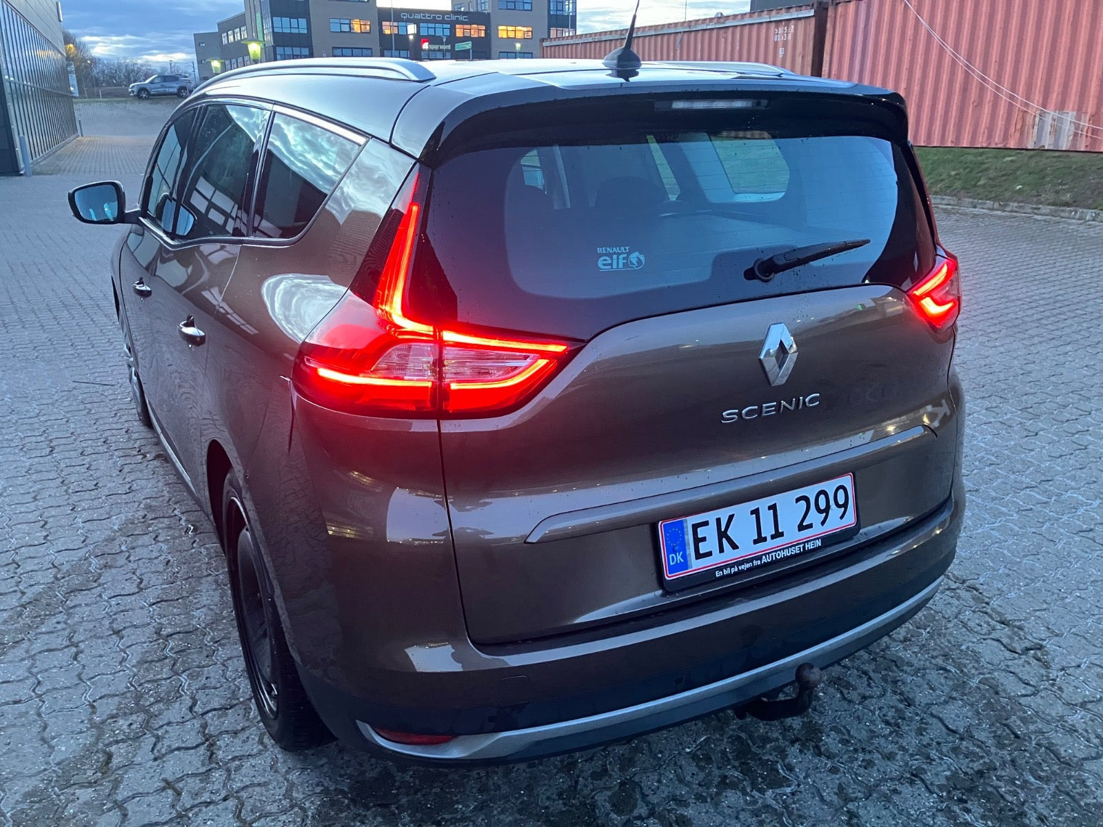 Brun Renault Grand Scenic IV fra 2017