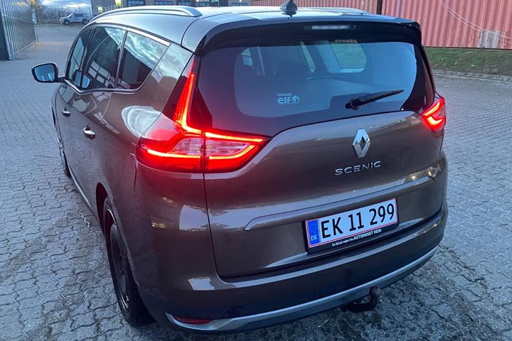 Brun Renault Grand Scenic IV fra 2017