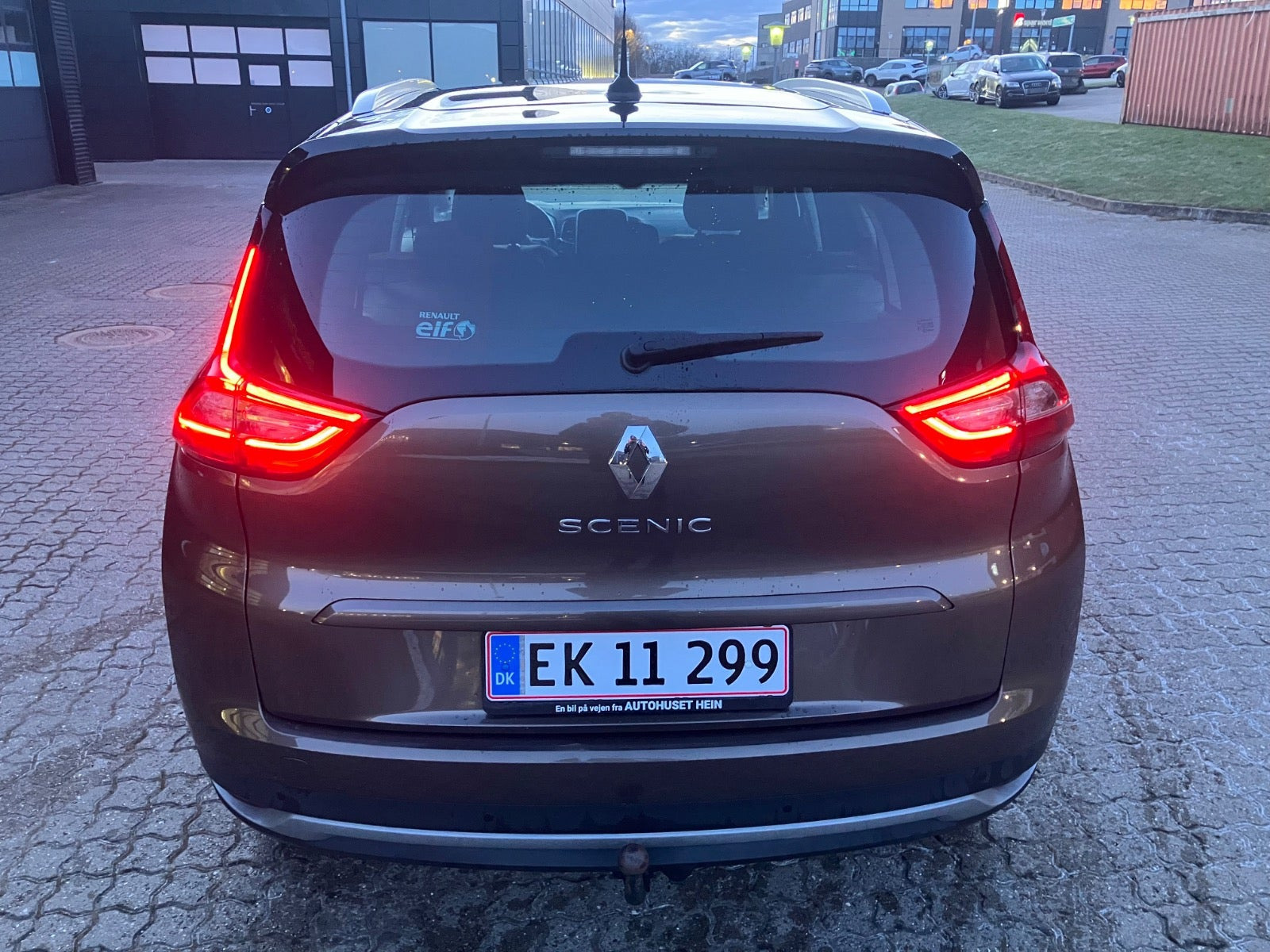 Brun Renault Grand Scenic IV fra 2017