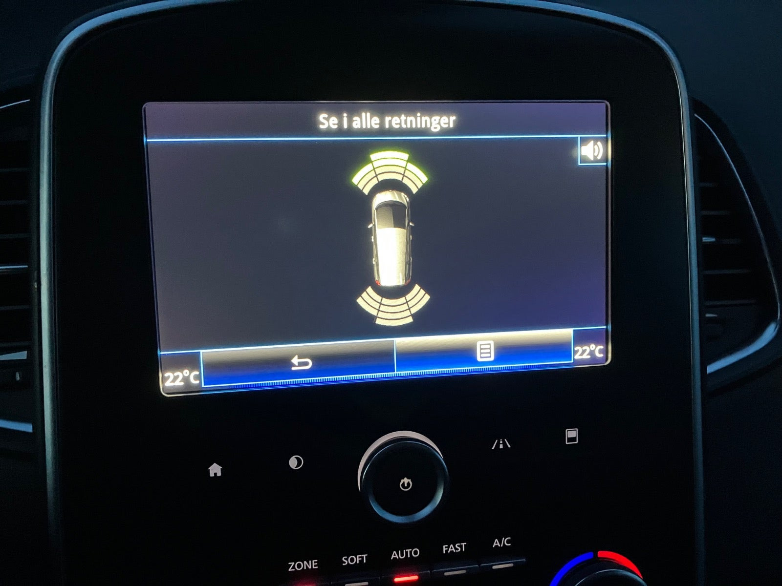 Brun Renault Grand Scenic IV fra 2017