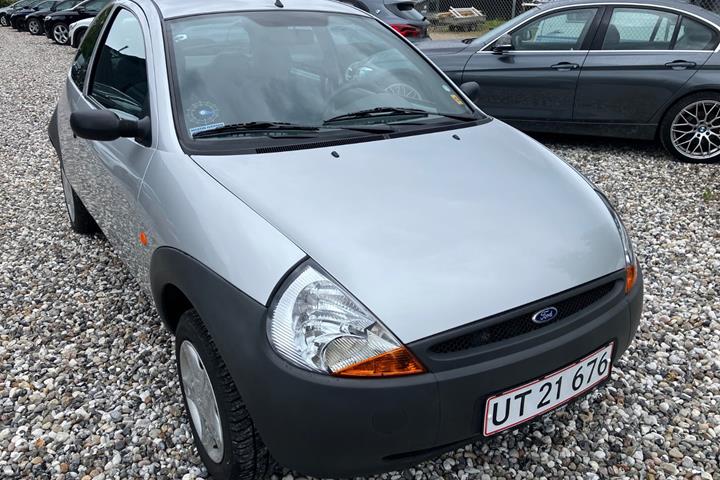 Sølv Ford Ka fra 2001