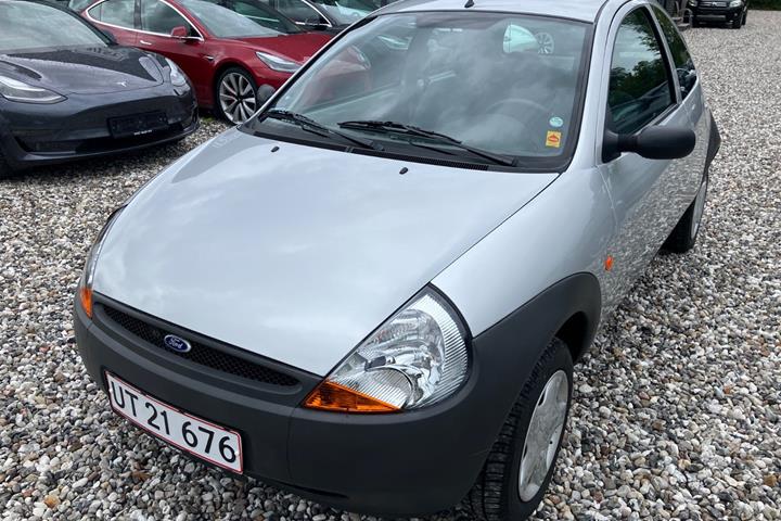 Sølv Ford Ka fra 2001