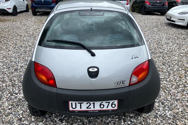 Sølv Ford Ka fra 2001