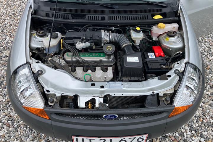 Sølv Ford Ka fra 2001