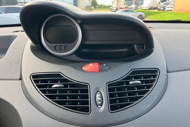 Rød Renault Twingo fra 2014