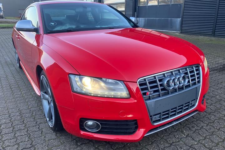 Rød Audi S5 fra 2007