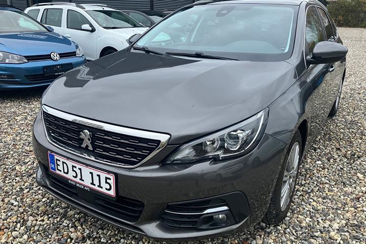 Grå Peugeot 308 fra 2018