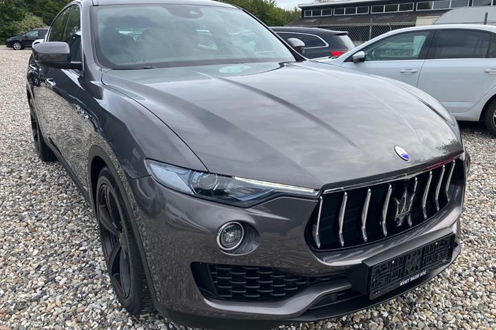 Grå Maserati Levante fra 2016