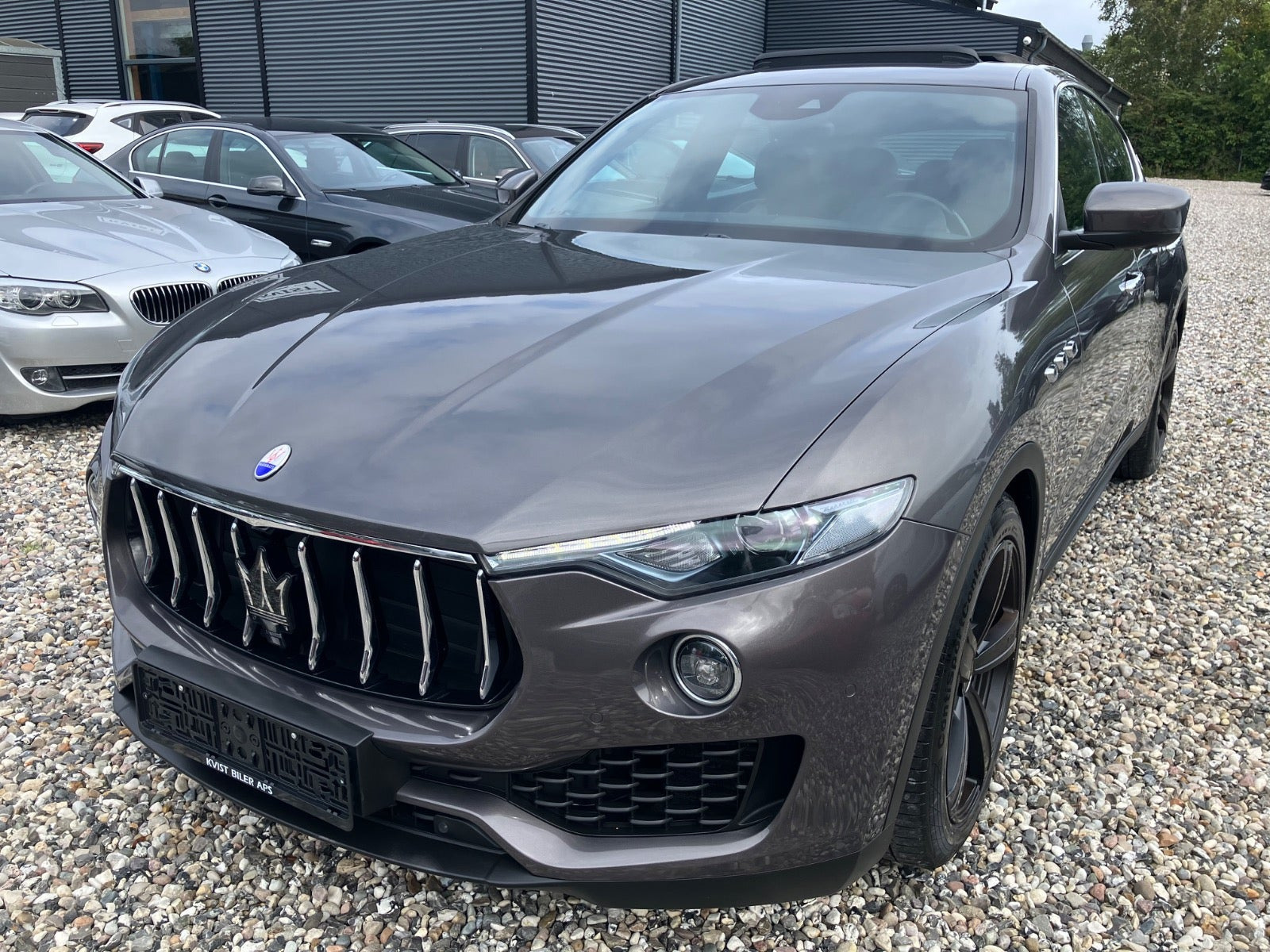 Grå Maserati Levante fra 2016