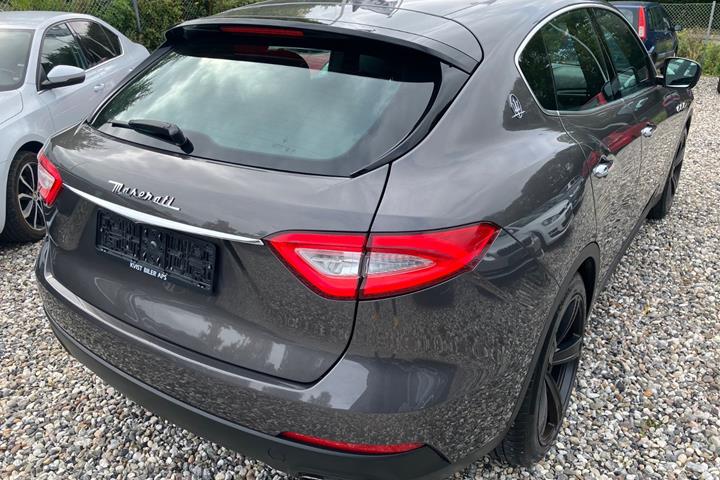 Grå Maserati Levante fra 2016