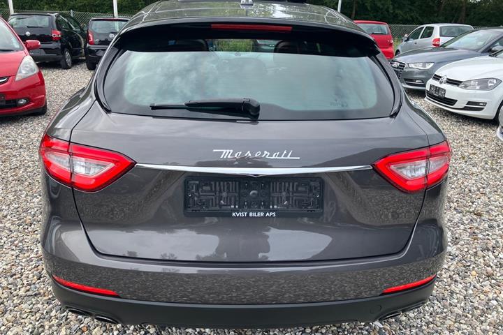 Grå Maserati Levante fra 2016