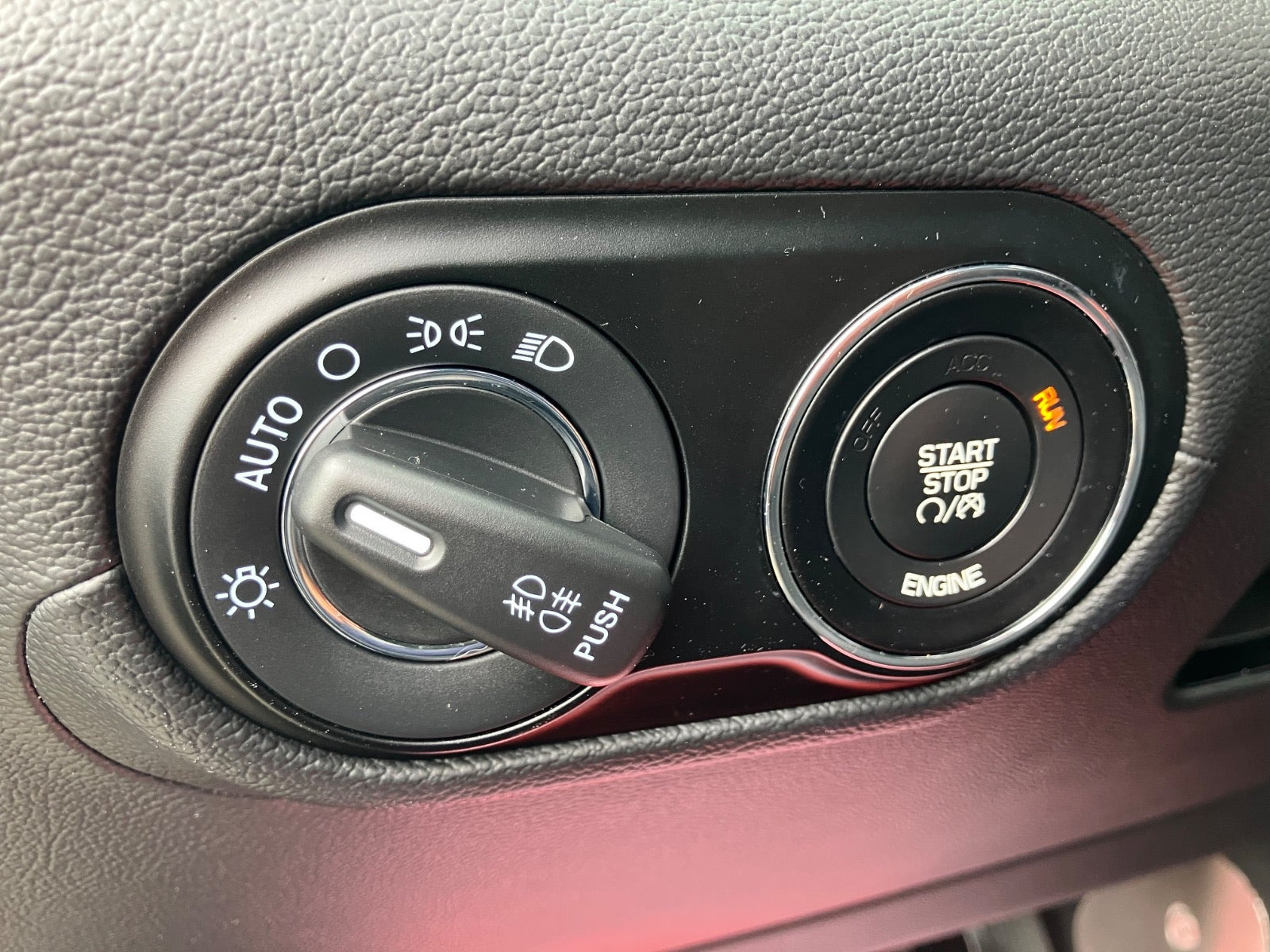 Grå Maserati Levante fra 2016