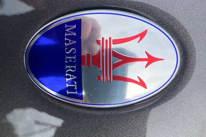 Grå Maserati Levante fra 2016