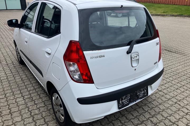 Hvid Hyundai i10 fra 2010