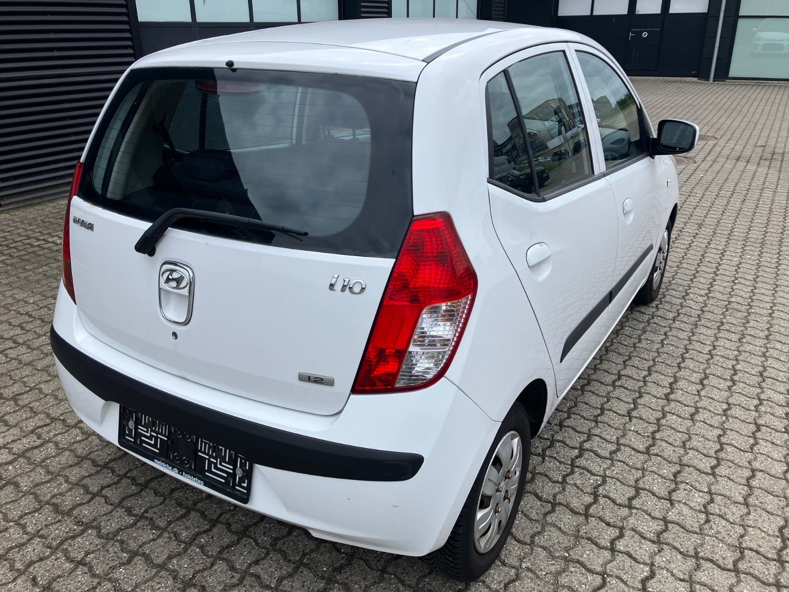 Hvid Hyundai i10 fra 2010