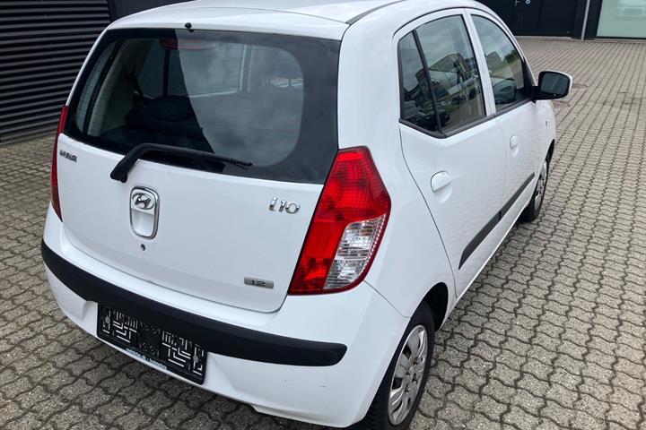 Hvid Hyundai i10 fra 2010