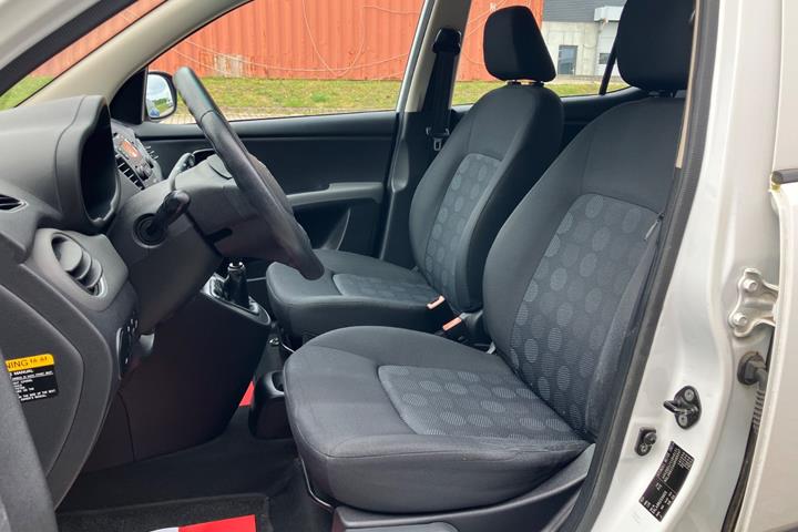 Hvid Hyundai i10 fra 2010