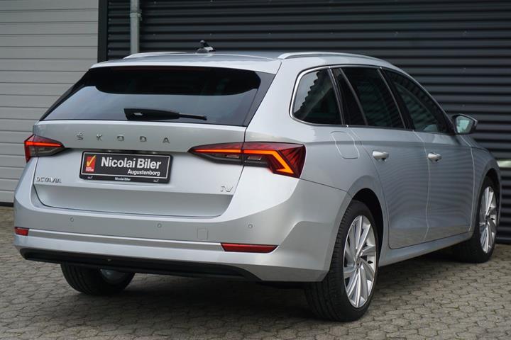 Sølv Skoda Octavia fra 2021