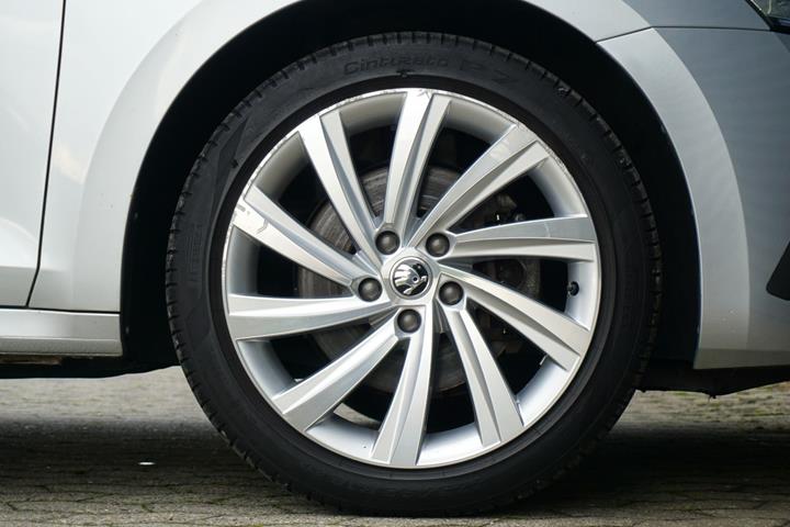Sølv Skoda Octavia fra 2021