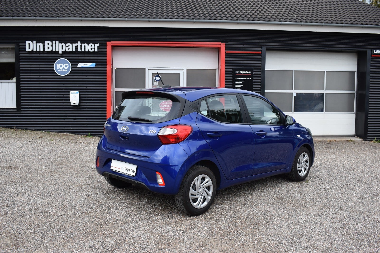 Blå Hyundai i10 fra 2022