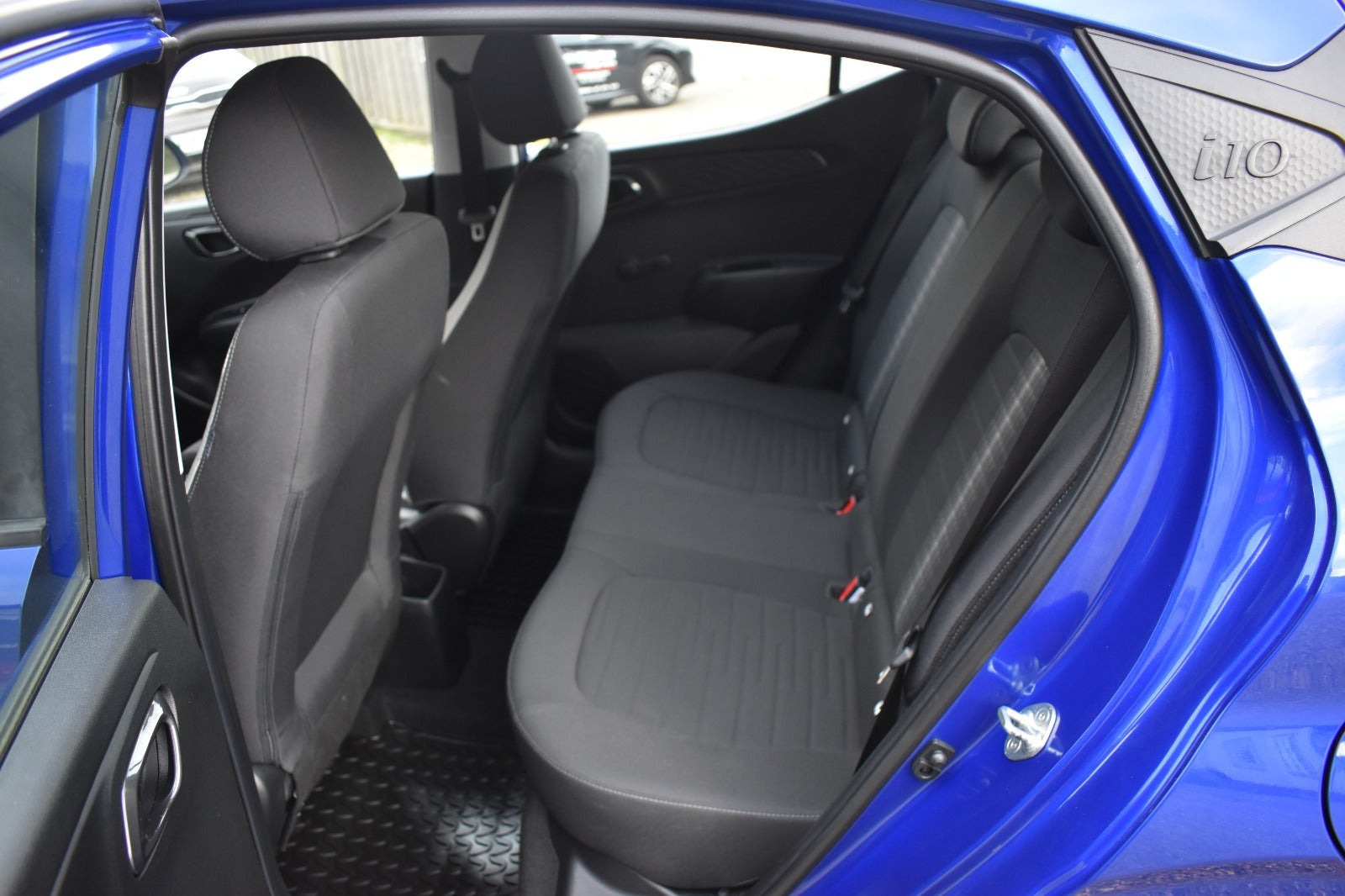 Blå Hyundai i10 fra 2022