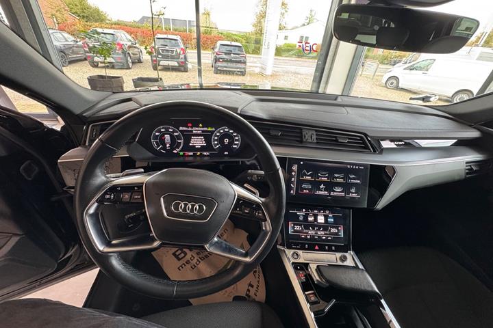 Sort Audi e-tron fra 2021