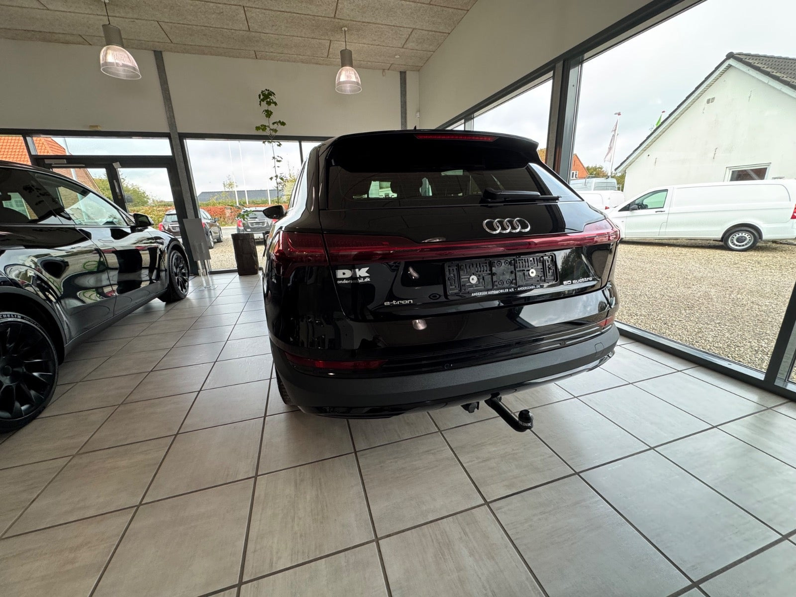 Sort Audi e-tron fra 2021