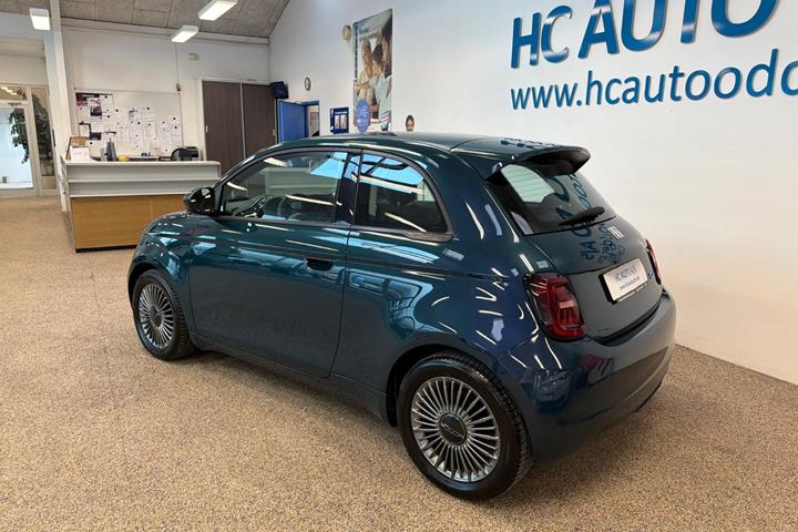 Grøn Fiat 500e fra 2022