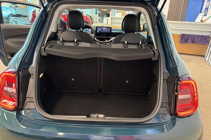 Grøn Fiat 500e fra 2022