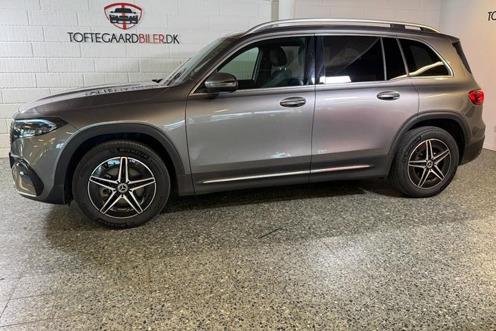 Grå Mercedes EQB250+ fra 2025