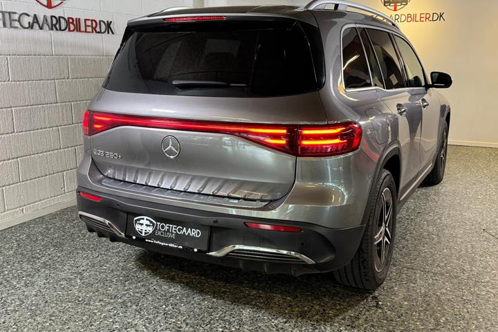 Grå Mercedes EQB250+ fra 2025