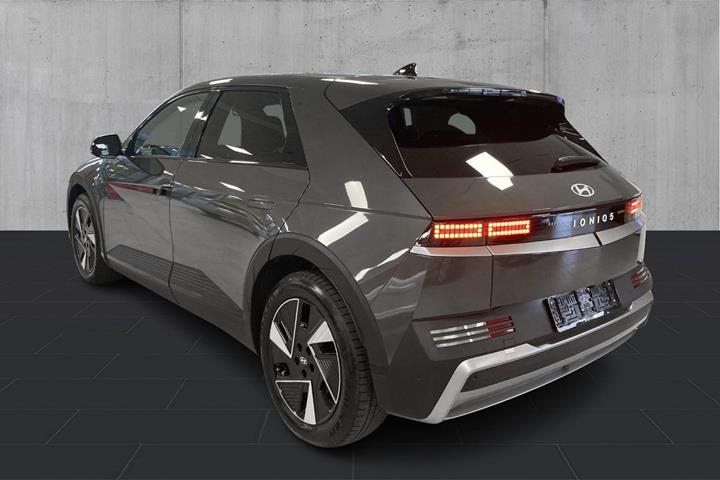 Grå Hyundai Ioniq 5 fra 2025