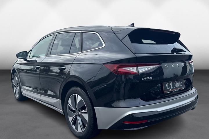 Sort Skoda Enyaq fra 2026